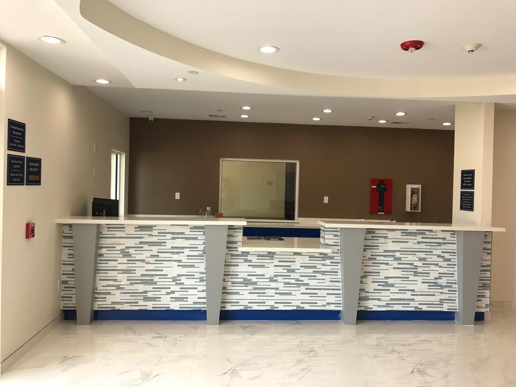 Americas Best Value Inn & Suites Spring / N. Houston Экстерьер фото